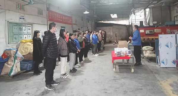 用心去孝敬，用愛去感恩--孝心無疆，愛滿廣有|廣有五金&東莞合頁